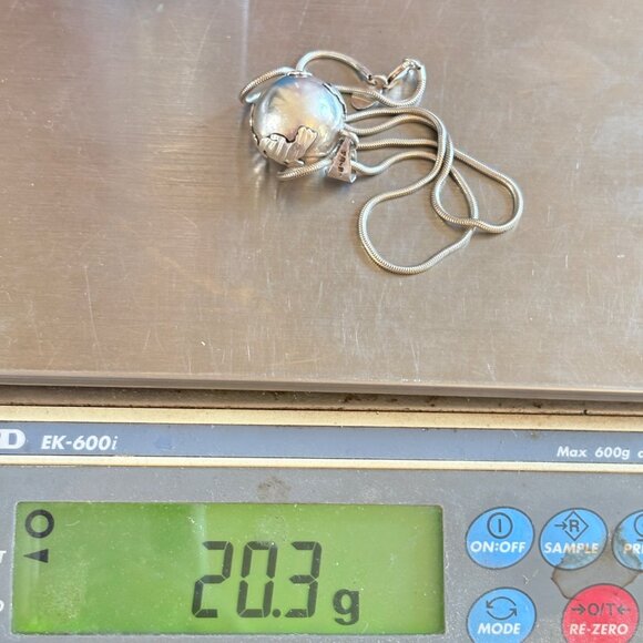 VTG Solid Sterling Silver 925 Globe Earth Pendant Necklace Size 18" Length - Picture 13 of 13